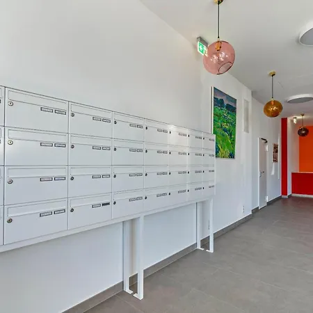 Huber Living Basic 203 Apartment *