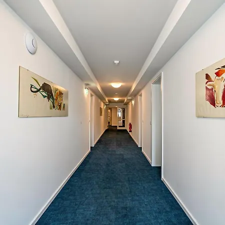 Huber Living Basic 203 * Germering